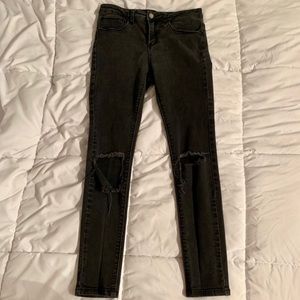 UNIF black skinny jeans w/ distressed knees